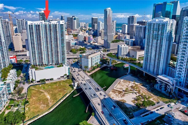 Building Photo - 350 S Miami Ave