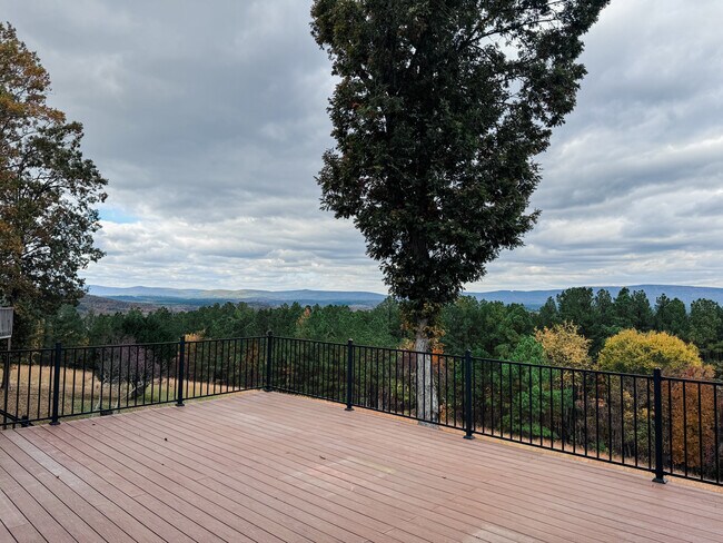 Building Photo - 27 Cadiz Ln