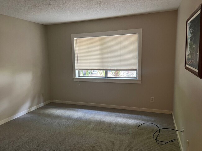 Building Photo - Unfurnished First Floor 3BR Condo in Sea Pines, Near Harbour Town!