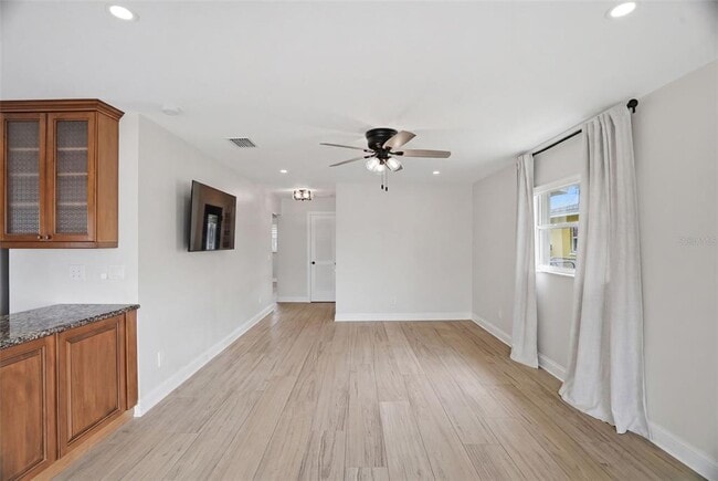Building Photo - 4436 Floramar Terrace
