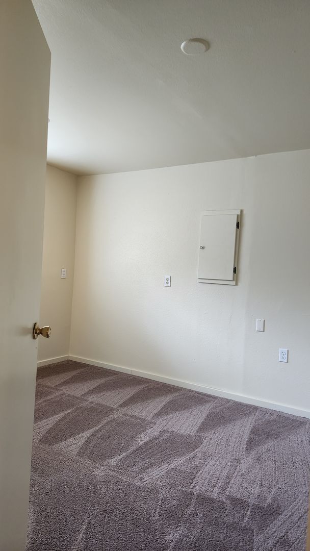 Building Photo - Steilacoom 4 Bedroom + Bonus Room!