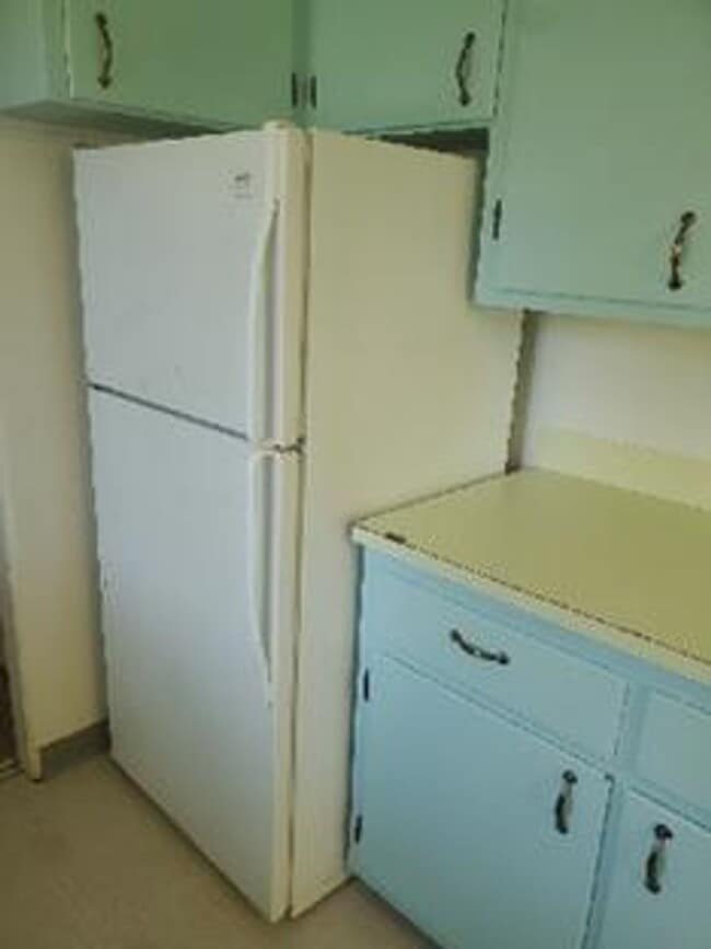 Building Photo - STUDENTS WELCOME! 4 Bed 2 Bath House 1 Block North of CSU