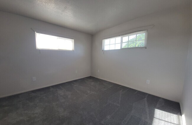 Building Photo - 27860-860 Waterman Rd