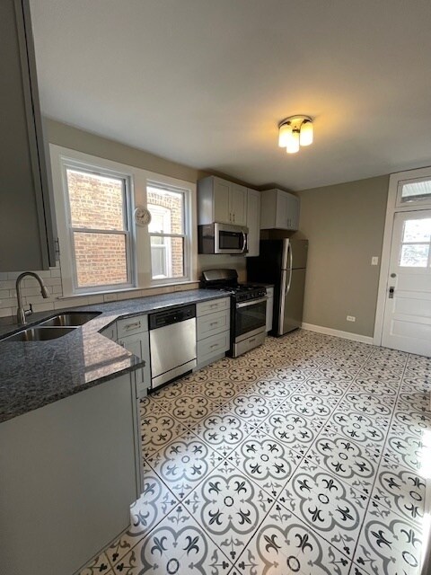 Building Photo - 5444 N Kimball Ave