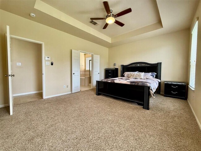Building Photo - 3221 River Birch Dr