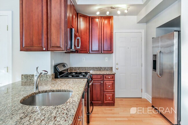 Building Photo - 376 Nodine St