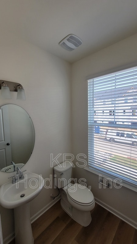 Building Photo - 841 Parc Townes Dr