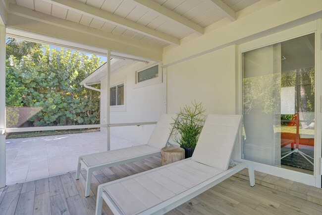 Building Photo - 1299 SW 9th St