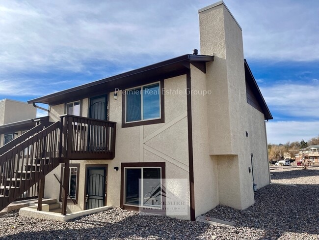 Building Photo - 1015 Western Dr