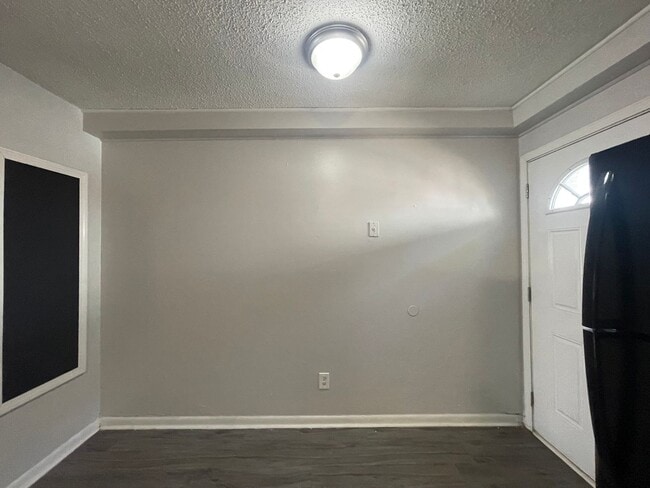 Building Photo - 131 Wall St