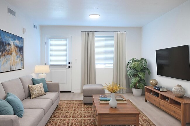 Building Photo - 989 E Ella Ln