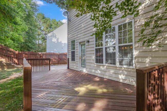 Building Photo - 1007 Brickstone Dr