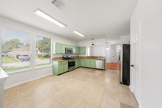 Building Photo - 923 Shirefield Ln