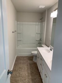 Building Photo - Resort life for your family in the Palisades!