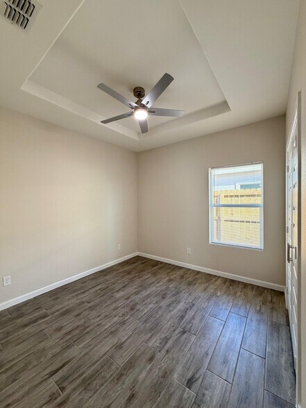 Building Photo - 3900 Ventura Ave