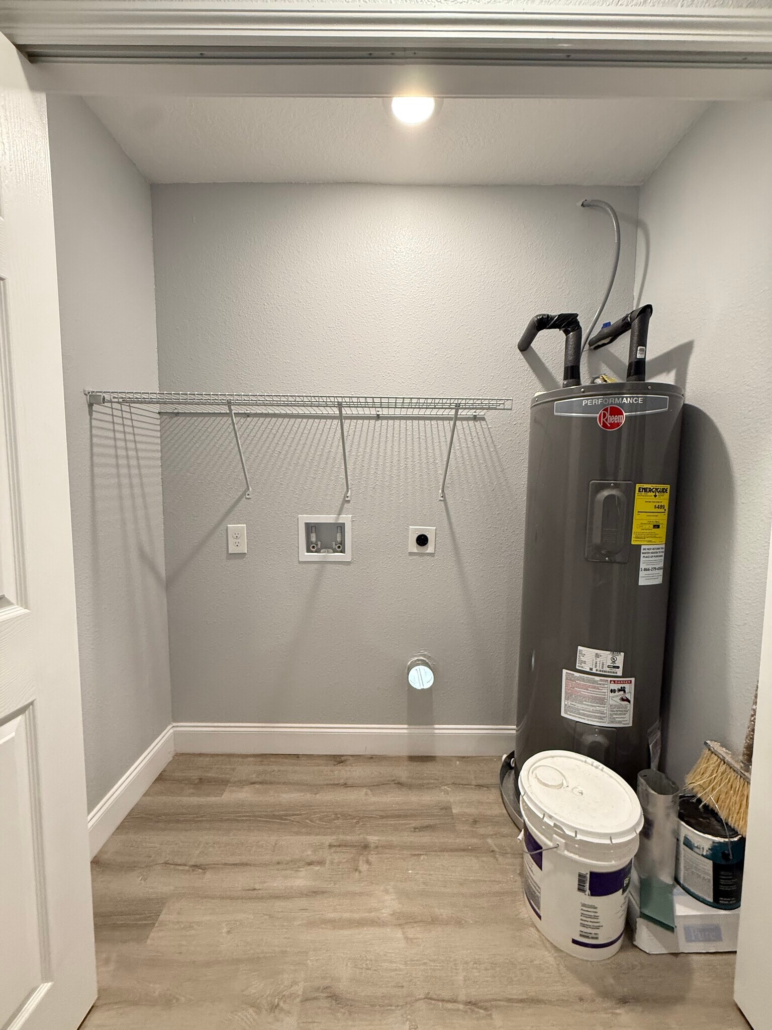 Washer/Dryer hookup - 5032 Welborn Rd