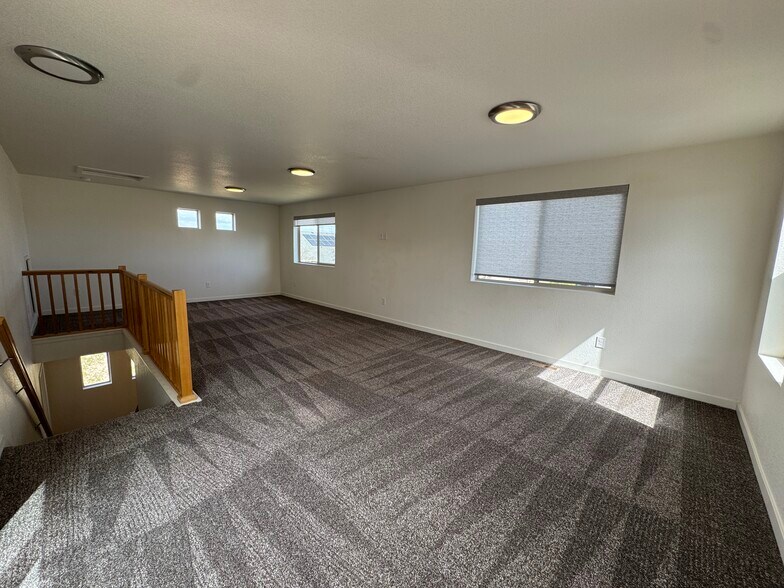 Building Photo - 6649 Shadow Star Dr