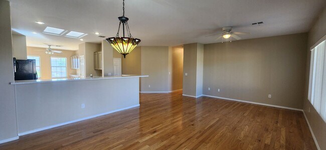 Building Photo - 2 bed 2 bath Franklin patio home in Sun City Anthem!