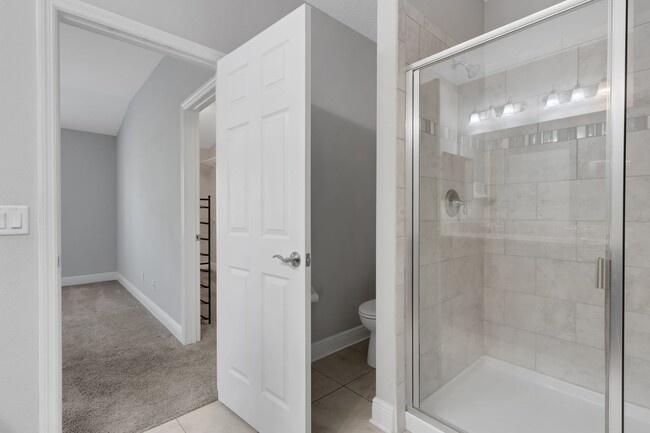 Building Photo - Beautiful Townhome for Rent