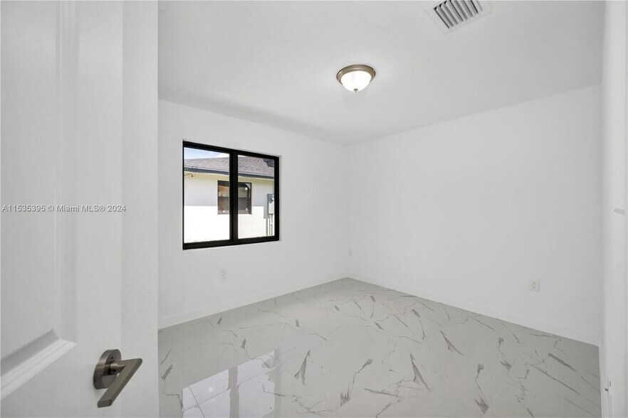 Building Photo - 22300 SW 117th Ave