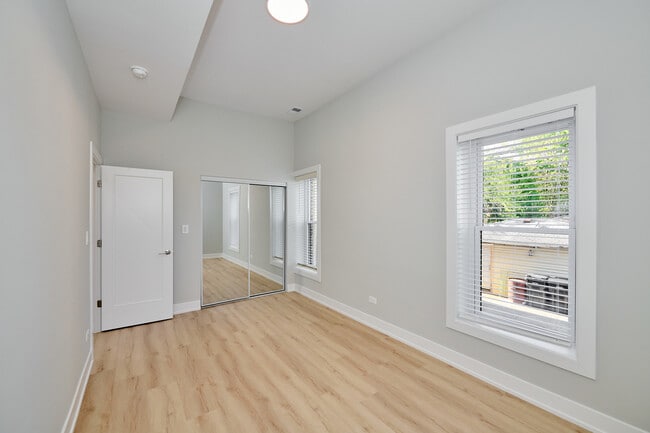 Building Photo - 2868 W 21st Pl
