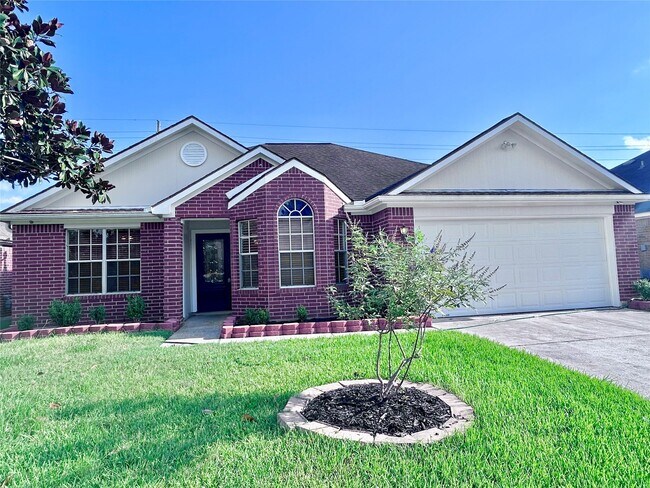 Building Photo - 18523 Spinney Ln