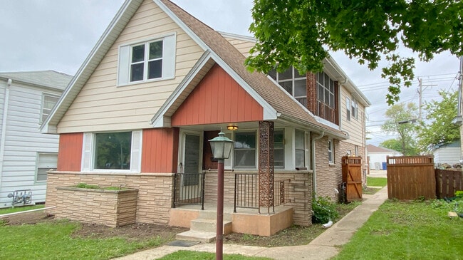 Primary Photo - 8420 W Keefe Ave