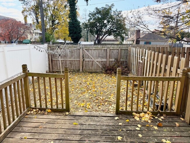 Building Photo - Cozy + Convenient Hanover 3BR w/ Backyard & Fireplace