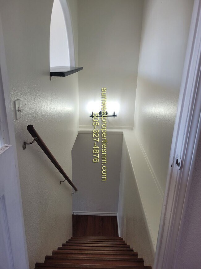 Building Photo - 4 Bedroom, 2.5 Bath Home for Rent