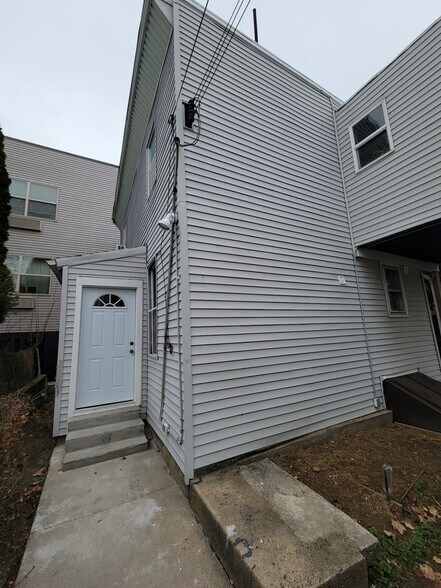Building Photo - 6401 Adams St