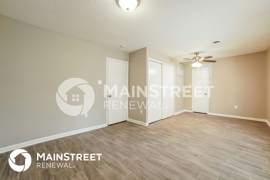 Building Photo - 8347 Bridgewood Dr