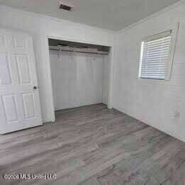 Building Photo - 632 Capital Ave