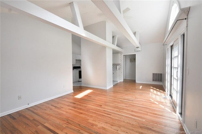 Building Photo - 1500 Redding Rd