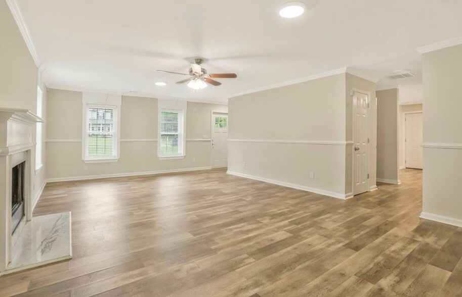 Building Photo - 4009 Melvin Dr SW