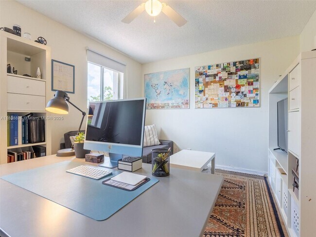 Building Photo - 1640 Sandpiper Cir