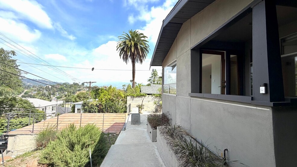 Building Photo - 2306 Teviot St