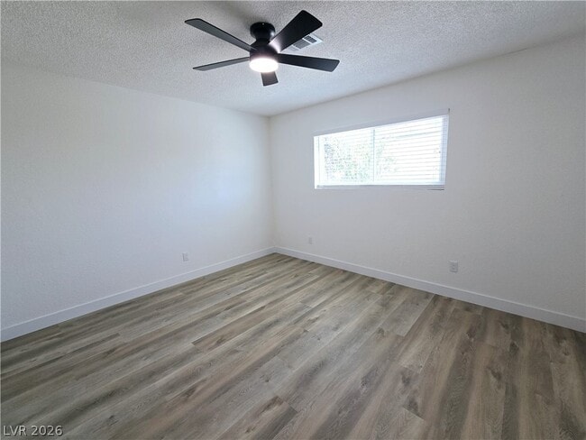 Building Photo - 1083 E Calvada Blvd