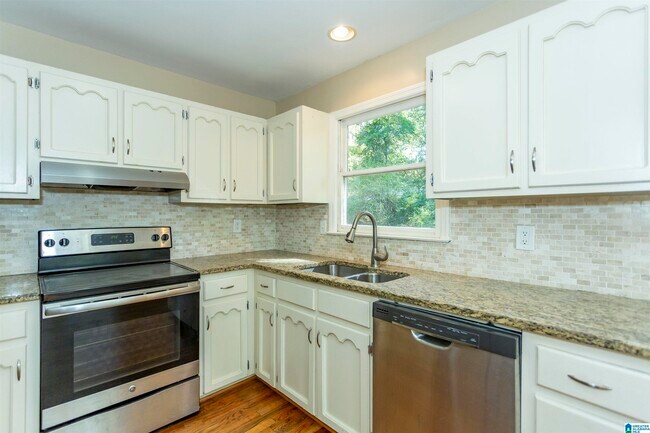 Building Photo - 1928 Indian Lake Dr