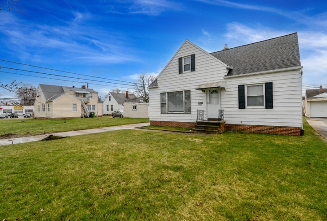Building Photo - 12328 Grannis Rd