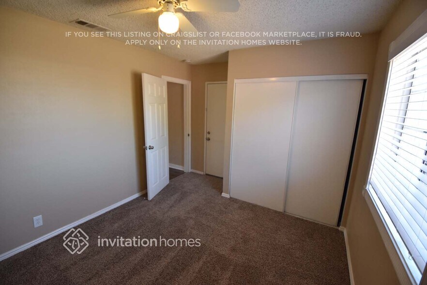 Building Photo - 4515 N Eastbury Ave