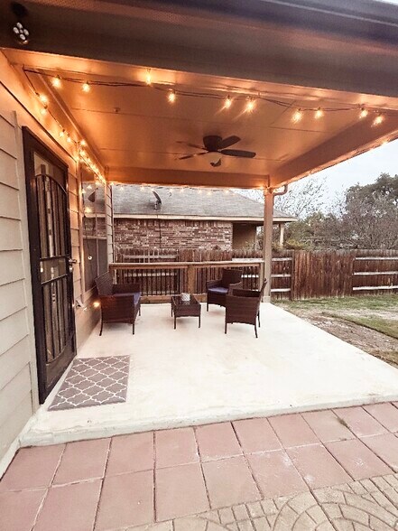 Building Photo - 13926 Bella Donna