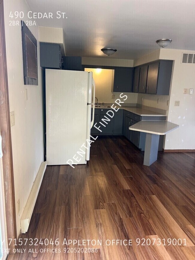 Building Photo - 490 Cedar St