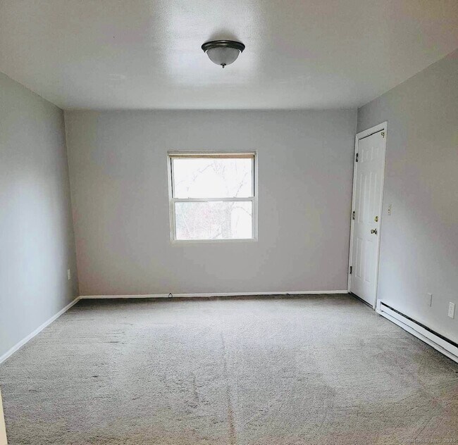 Building Photo - 58 Royal Oak Dr