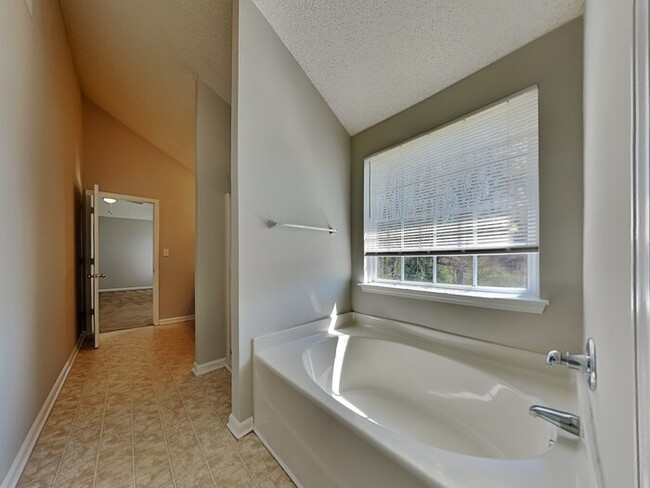 Building Photo - 3518 Joel Turner Dr