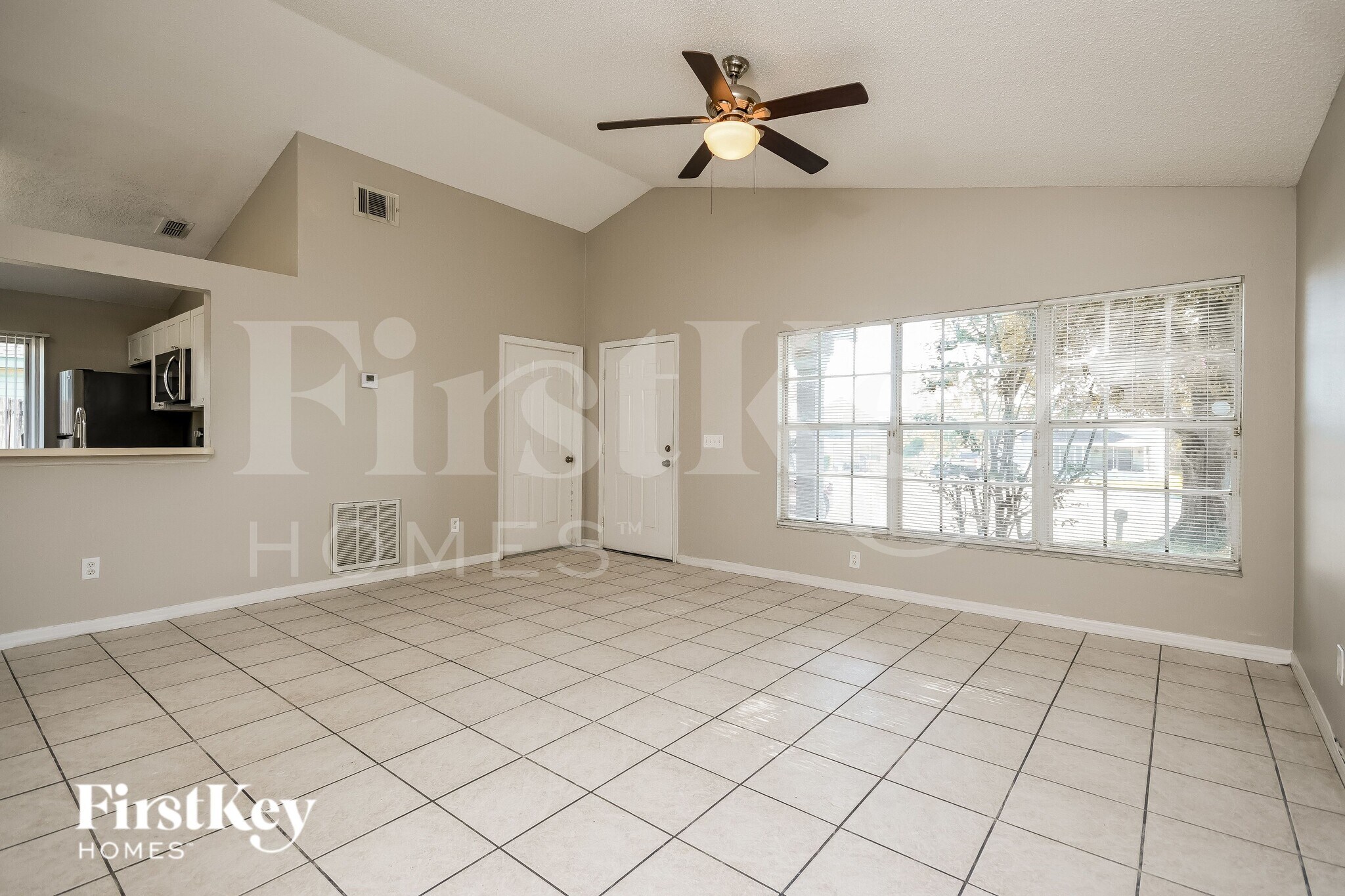 Building Photo - 3753 Dartford Dr