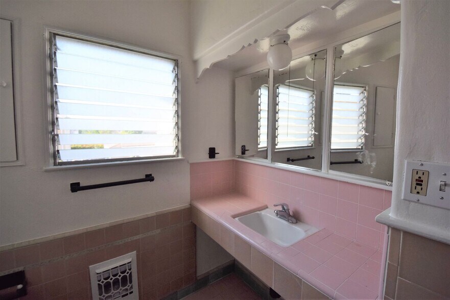 Building Photo - 1008 Orange Grv Ave