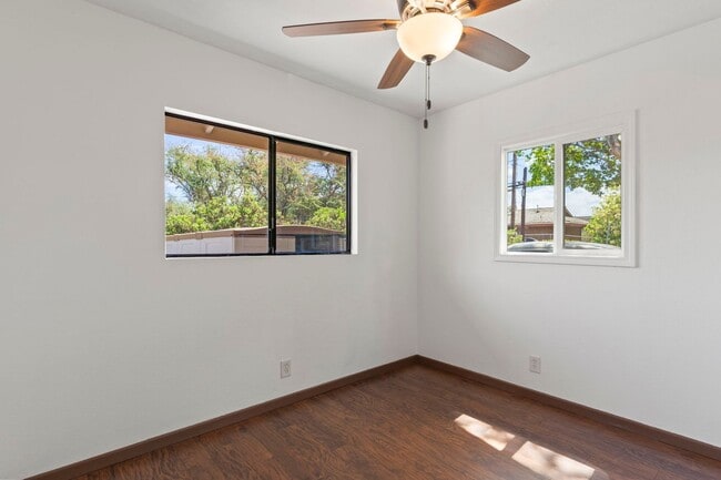 Building Photo - Cozy Cottage in Kihei