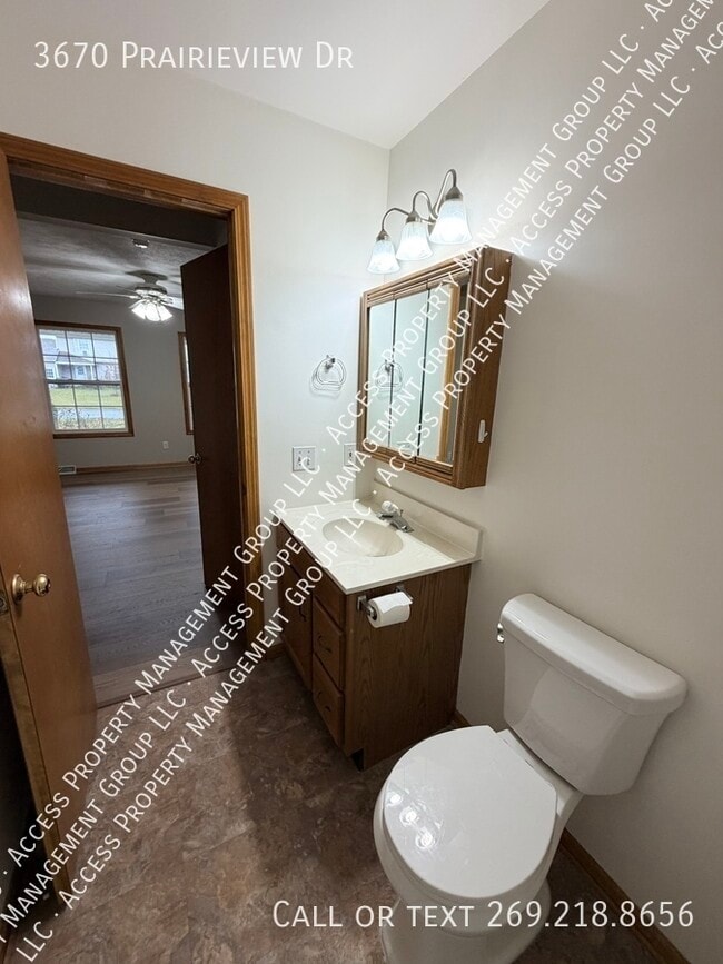 Building Photo - 3670 Prairieview Dr