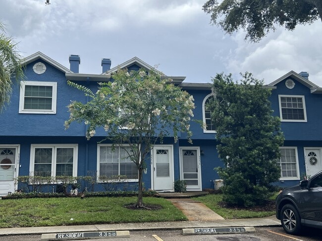 Building Photo - 3375 Fox Hunt Dr