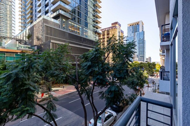 Building Photo - HURRY***LITTLE ITALY STUNNING CONDO AT ACQ...